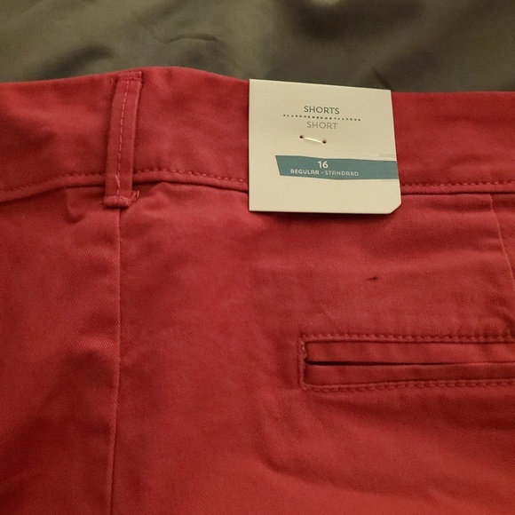 Shorts - Picture 3 of 4